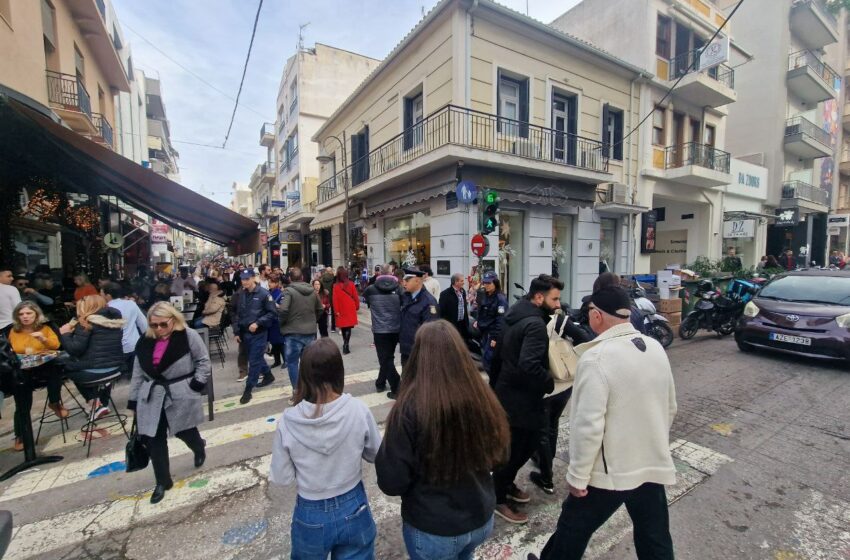  Πλημμύρισε το κέντρο της Πάτρας για τα τελευταία ψώνια της Πρωτοχρονιάς – ΠΟΛΛΕΣ ΦΩΤΟ