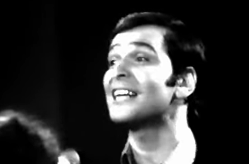  Οταν ο Γιώργος Μαρίνος σατίριζε την χούντα με το “Ελλάς Ελλήνων Χριστιανών” – Βιντεο με πλάνα από την Πάτρα