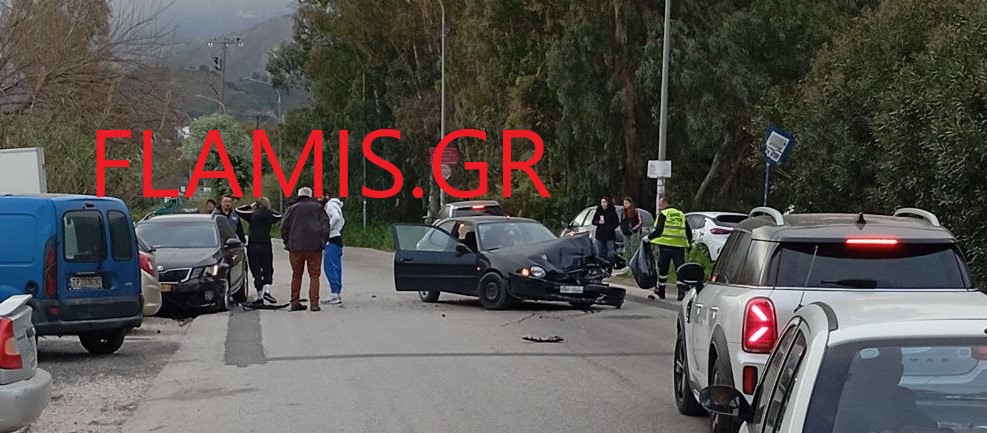 Πάτρα: "Σμπαράλια" το ένα όχημα μετά από τροχαίο - φωτό
