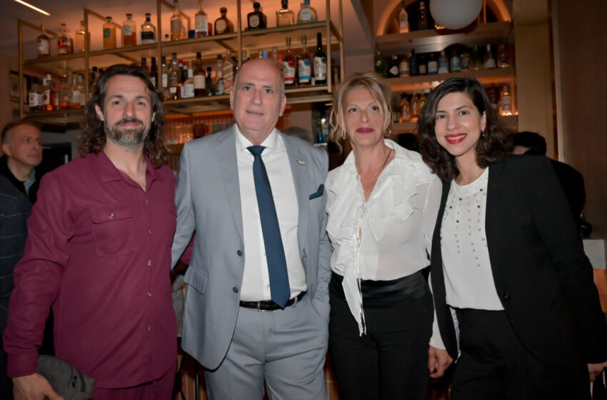  Πάτρα – φωτό: Εκατοντάδες οι ευχές στον Γιώργο Μώρο