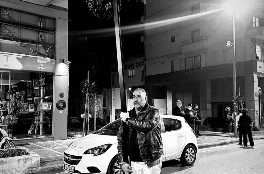  Πάτρα: Κρατούσε τον σταυρό