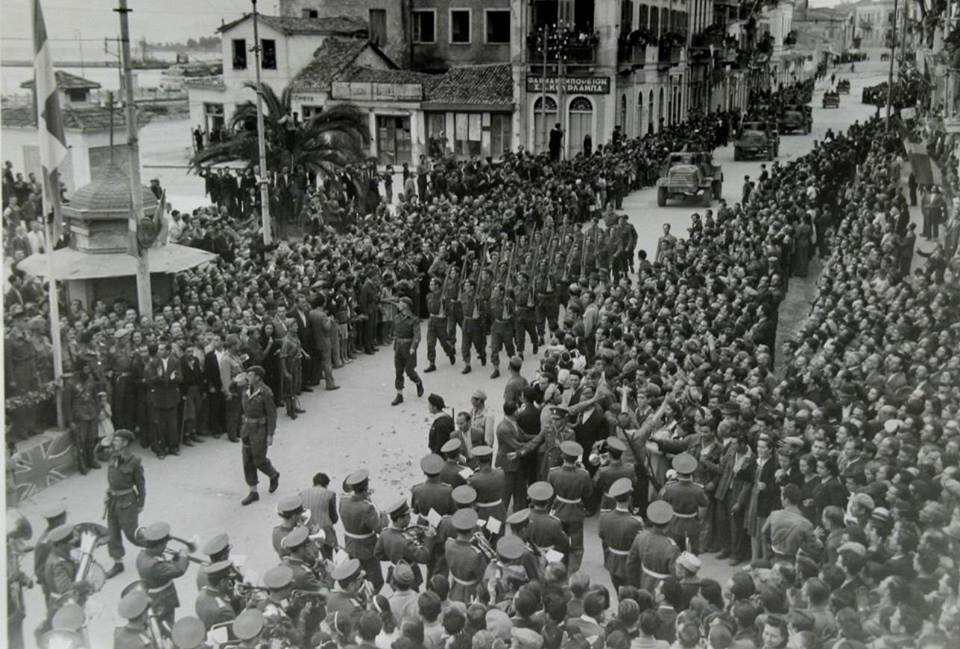 ΔΕΙΤΕ 47 ΦΩΤΟ ΝΤΟΚΟΥΜΕΝΤΟ: Οι Ναζί και οι Ιταλοί στην Πάτρα! Σπάνια στιγμιότυπα της εποχής