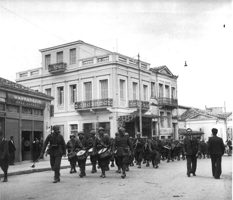ΔΕΙΤΕ 47 ΦΩΤΟ ΝΤΟΚΟΥΜΕΝΤΟ: Οι Ναζί και οι Ιταλοί στην Πάτρα! Σπάνια στιγμιότυπα της εποχής
